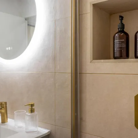 Pink Essence تورّيفيِخا