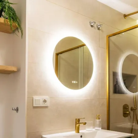 Pink Essence تورّيفيِخا